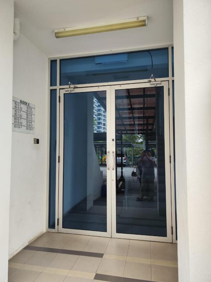 Putra 1 Pool Homestay Bandar Seri Putra Kampong Sungai Buah Exterior foto